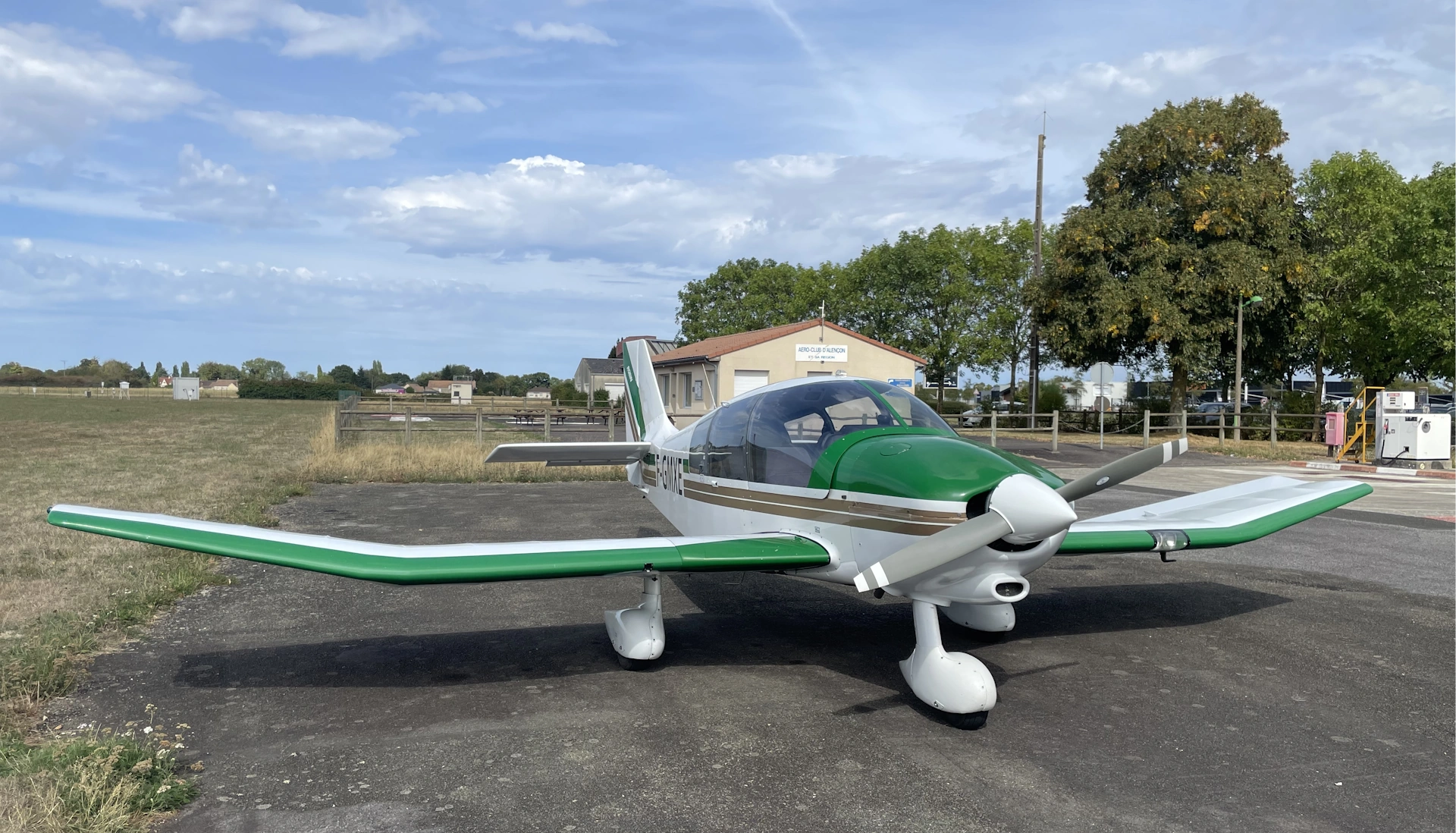 Robin DR 400 F-GMXE